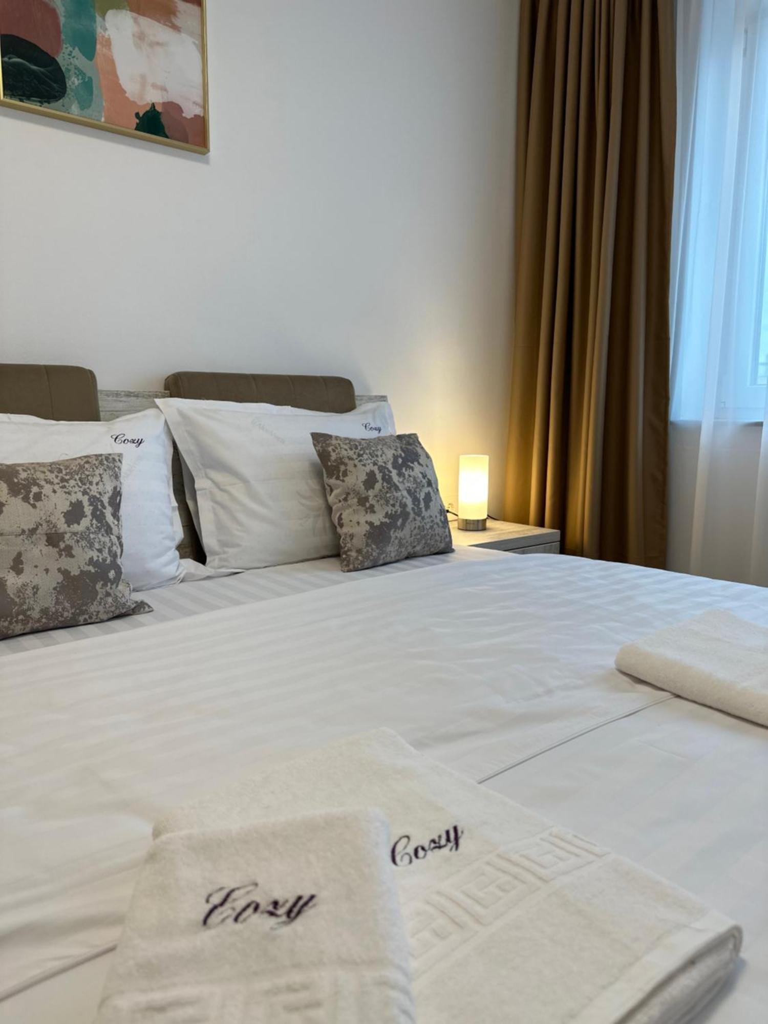 Coresi Mall Exclusive #Collection Apartments & Studios Brasov Exterior photo